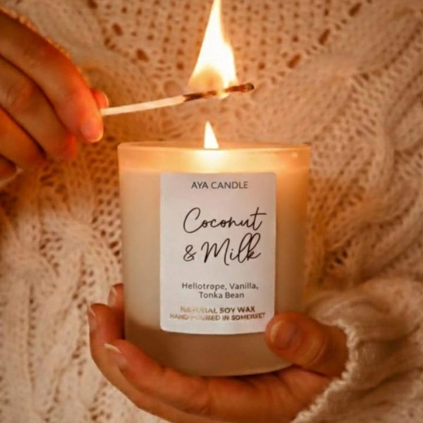 Coconut Milk Kokulu Mum – Tropikal ve Kremsi Koku | El Yapımı Doğal Soya Mum | Hindistan Cevizi Aromalı Mum